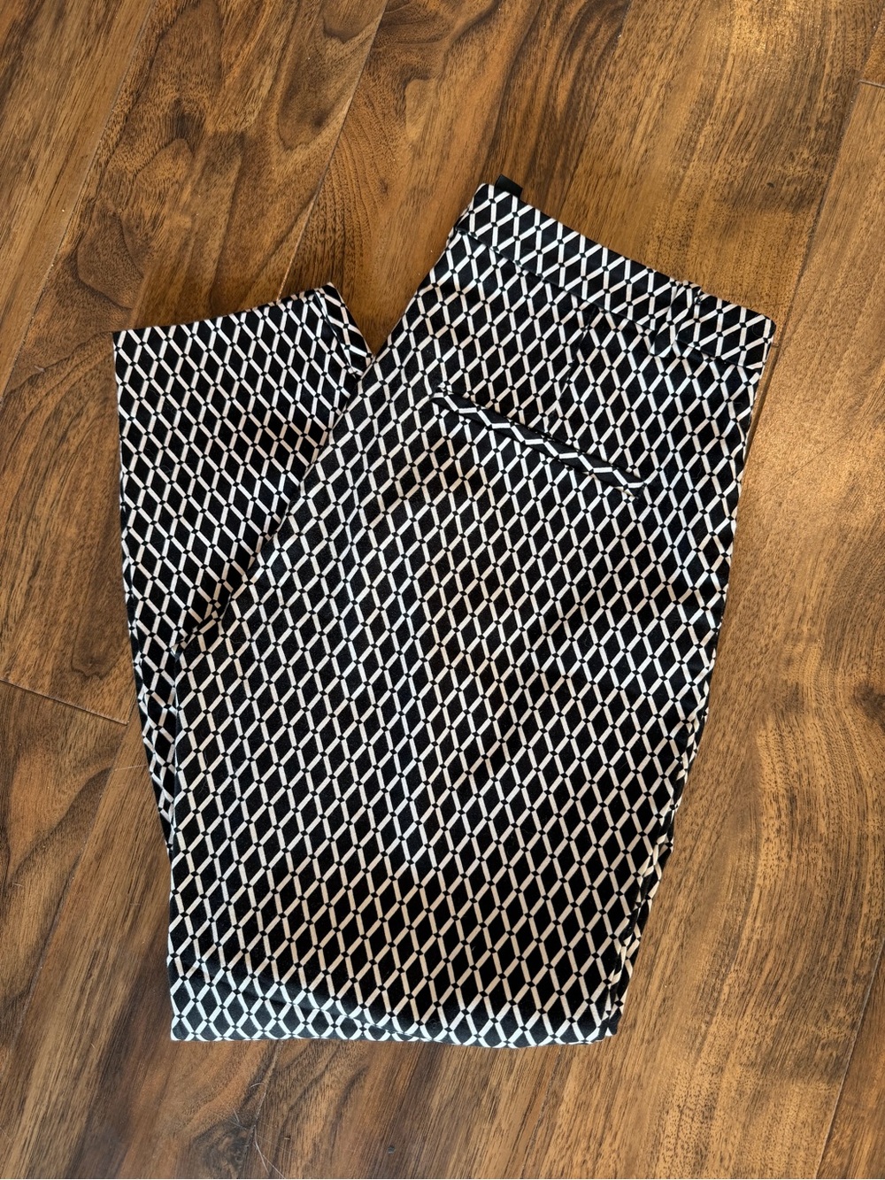 H&M Black and White Geometric Ankle Pants